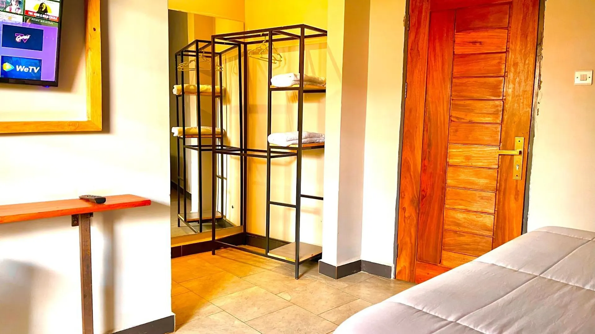 Ashleys Hotel Kampala 0*,