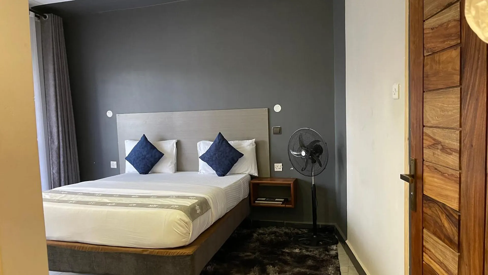 Ashleys Hotel Kampala 0*,